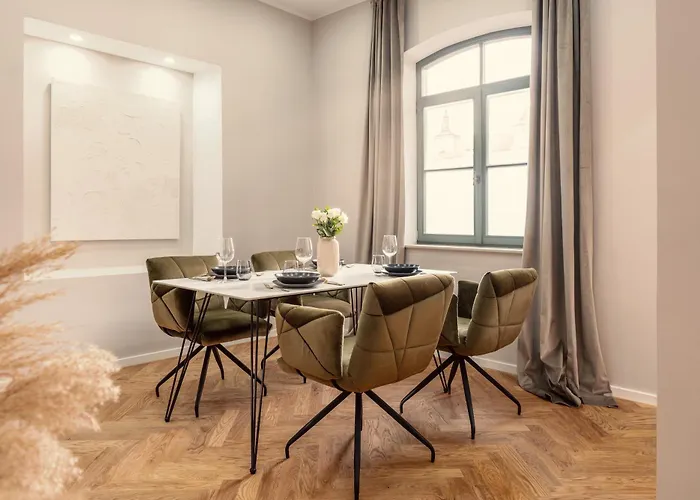 New Luxus Suite I Two Kingbeds I Center